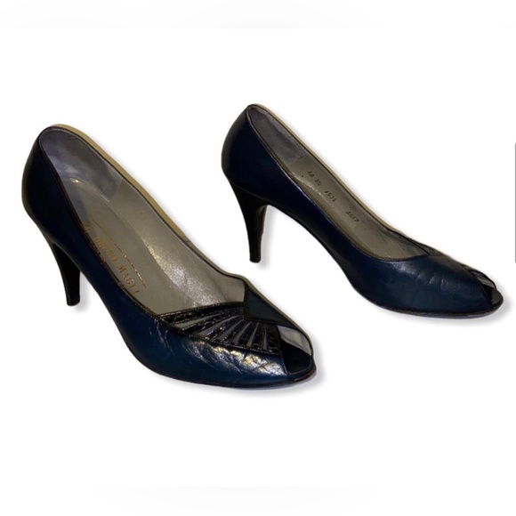 Bruno Magli Navy Blue Vintage Peep Toe Heels Made in Italy 8.5 AA Narrow - Picture 6 of 8